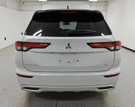 Белый Мицубиси Аутлендер, объемом двигателя 2.5 л и пробегом 12 тыс. км за 11000 $, фото 2 на Automoto.ua