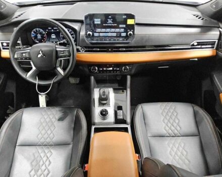 Белый Мицубиси Аутлендер, объемом двигателя 2.5 л и пробегом 12 тыс. км за 11000 $, фото 8 на Automoto.ua