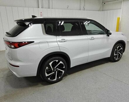 Белый Мицубиси Аутлендер, объемом двигателя 2.5 л и пробегом 12 тыс. км за 11000 $, фото 3 на Automoto.ua