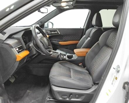 Белый Мицубиси Аутлендер, объемом двигателя 2.5 л и пробегом 12 тыс. км за 11000 $, фото 7 на Automoto.ua