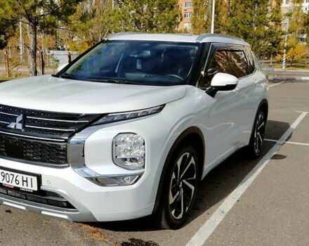 Мицубиси Аутлендер 2024 в Николаеве на Automoto.ua Белый Мицубиси Аутлендер, объемом двигателя 2.49 л и пробегом 7 тыс. км за 39800 $, фото 20 на Automoto.ua