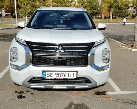 Мицубиси Аутлендер 2024 в Николаеве на Automoto.ua Белый Мицубиси Аутлендер, объемом двигателя 2.49 л и пробегом 7 тыс. км за 39800 $, фото 19 на Automoto.ua
