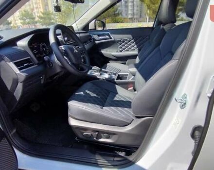 Мицубиси Аутлендер 2024 в Николаеве на Automoto.ua Белый Мицубиси Аутлендер, объемом двигателя 2.49 л и пробегом 7 тыс. км за 39800 $, фото 12 на Automoto.ua