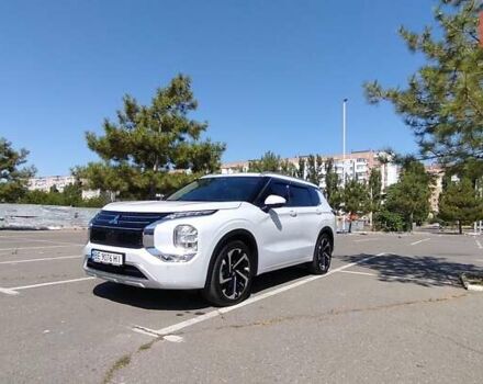 Мицубиси Аутлендер 2024 в Николаеве на Automoto.ua Белый Мицубиси Аутлендер, объемом двигателя 2.49 л и пробегом 7 тыс. км за 39800 $, фото 1 на Automoto.ua