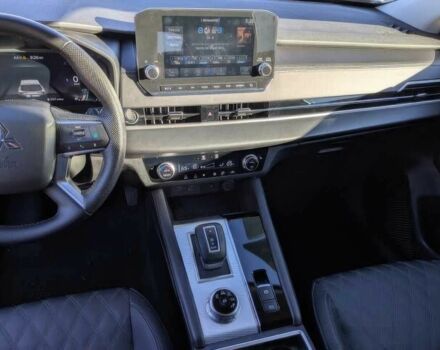 Білий Міцубісі Аутлендер, об'ємом двигуна 2.5 л та пробігом 29 тис. км за 19800 $, фото 7 на Automoto.ua