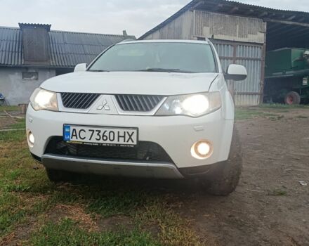 Білий Міцубісі Аутлендер, об'ємом двигуна 2 л та пробігом 269 тис. км за 7421 $, фото 1 на Automoto.ua
