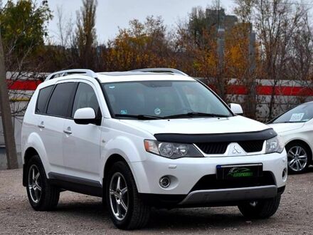 Білий Міцубісі Аутлендер, об'ємом двигуна 2.2 л та пробігом 275 тис. км за 9500 $, фото 1 на Automoto.ua