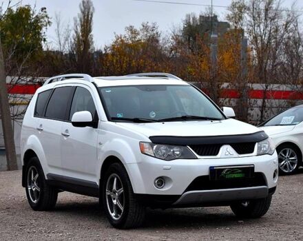 Білий Міцубісі Аутлендер, об'ємом двигуна 2.2 л та пробігом 275 тис. км за 9500 $, фото 1 на Automoto.ua