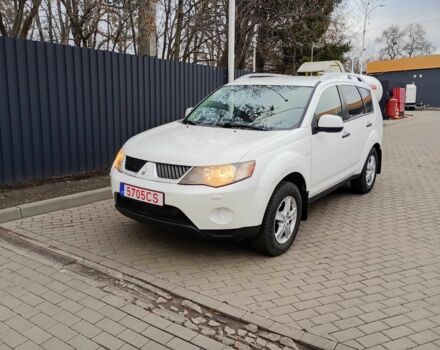 Білий Міцубісі Аутлендер, об'ємом двигуна 2 л та пробігом 240 тис. км за 5900 $, фото 1 на Automoto.ua