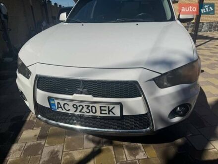 Міцубісі Аутлендер 2010 у Луцьку на Automoto.ua Білий Міцубісі Аутлендер, об'ємом двигуна 2.4 л та пробігом 211 тис. км за 8099 $, фото 1 на Automoto.ua