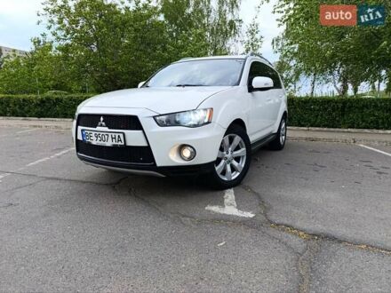 Мицубиси Аутлендер 2010 в Южноукраинске на Automoto.ua Белый Мицубиси Аутлендер, объемом двигателя 2.2 л и пробегом 222 тыс. км за 11200 $, фото 1 на Automoto.ua