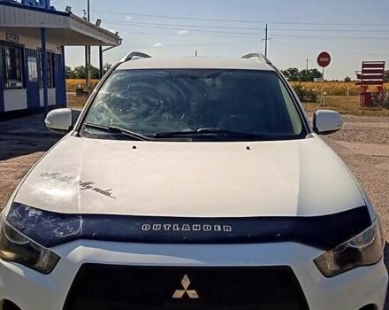 Білий Міцубісі Аутлендер, об'ємом двигуна 2 л та пробігом 220 тис. км за 9500 $, фото 1 на Automoto.ua