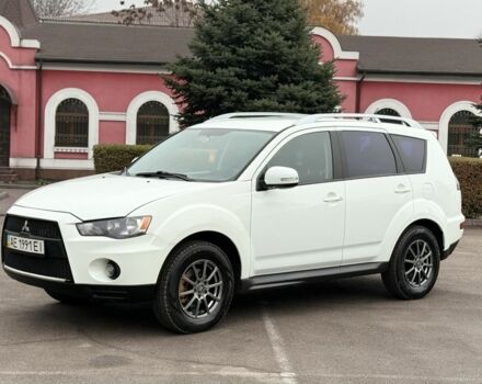 Білий Міцубісі Аутлендер, об'ємом двигуна 2.4 л та пробігом 250 тис. км за 10000 $, фото 1 на Automoto.ua