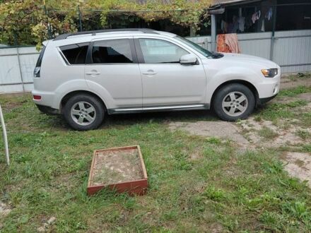 Білий Міцубісі Аутлендер, об'ємом двигуна 2.3 л та пробігом 286 тис. км за 12000 $, фото 1 на Automoto.ua