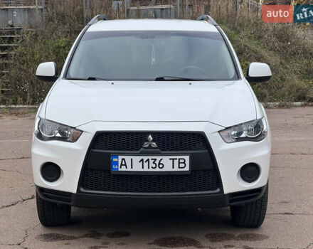 Міцубісі Аутлендер 2011 у Нежине на Automoto.ua Білий Міцубісі Аутлендер, об'ємом двигуна 2.36 л та пробігом 260 тис. км за 9700 $, фото 1 на Automoto.ua