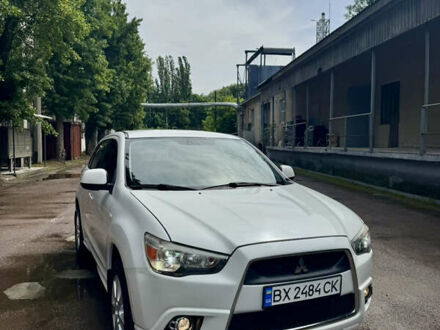 Міцубісі Аутлендер 2011 у Києві на Automoto.ua Білий Міцубісі Аутлендер, об'ємом двигуна 2 л та пробігом 108 тис. км за 10500 $, фото 1 на Automoto.ua
