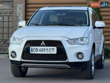 Мицубиси Аутлендер 2011 в Киеве на Automoto.ua Белый Мицубиси Аутлендер, объемом двигателя 3 л и пробегом 269 тыс. км за 10500 $, фото 1 на Automoto.ua