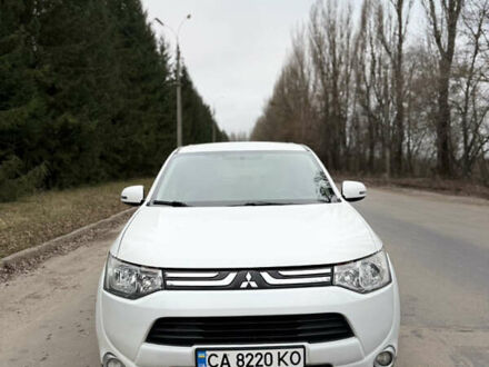Білий Міцубісі Аутлендер, об'ємом двигуна 2 л та пробігом 150 тис. км за 11000 $, фото 1 на Automoto.ua