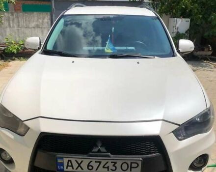 Міцубісі Аутлендер 2012 у Мерефа на Automoto.ua Білий Міцубісі Аутлендер, об'ємом двигуна 2.4 л та пробігом 250 тис. км за 10000 $, фото 1 на Automoto.ua