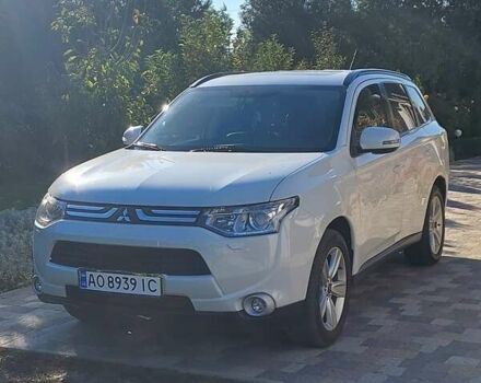Белый Мицубиси Аутлендер, объемом двигателя 2.3 л и пробегом 247 тыс. км за 14100 $, фото 1 на Automoto.ua