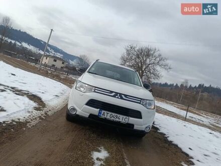 Мицубиси Аутлендер 2012 в Ивано-Франковске на Automoto.ua Белый Мицубиси Аутлендер, объемом двигателя 2.27 л и пробегом 200 тыс. км за 13800 $, фото 1 на Automoto.ua