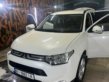 Білий Міцубісі Аутлендер, об'ємом двигуна 2 л та пробігом 105 тис. км за 13000 $, фото 1 на Automoto.ua