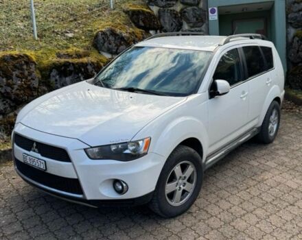 Белый Мицубиси Аутлендер, объемом двигателя 2.2 л и пробегом 220 тыс. км за 5338 $, фото 1 на Automoto.ua