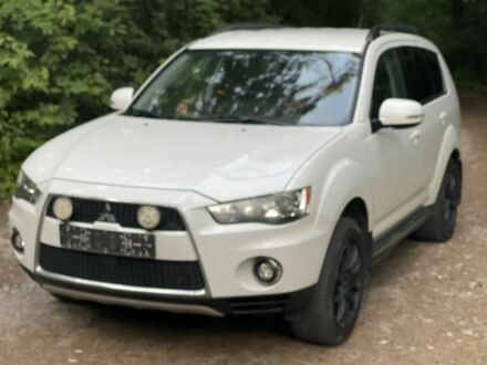 Мицубиси Аутлендер 2012 в Киеве на Automoto.ua Белый Мицубиси Аутлендер, объемом двигателя 2.2 л и пробегом 185 тыс. км за 6200 $, фото 1 на Automoto.ua