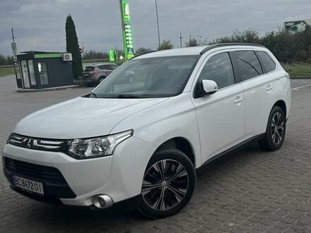 Білий Міцубісі Аутлендер, об'ємом двигуна 2.27 л та пробігом 215 тис. км за 12800 $, фото 1 на Automoto.ua