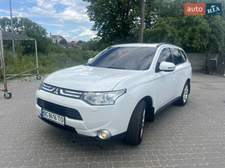 Мицубиси Аутлендер 2012 в Львове на Automoto.ua Белый Мицубиси Аутлендер, объемом двигателя 2.3 л и пробегом 240 тыс. км за 14700 $, фото 1 на Automoto.ua