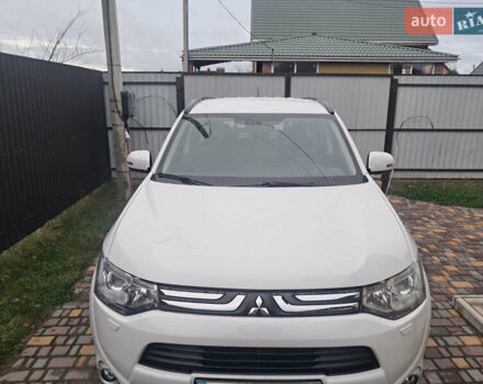 Білий Міцубісі Аутлендер, об'ємом двигуна 2.36 л та пробігом 112 тис. км за 14900 $, фото 1 на Automoto.ua