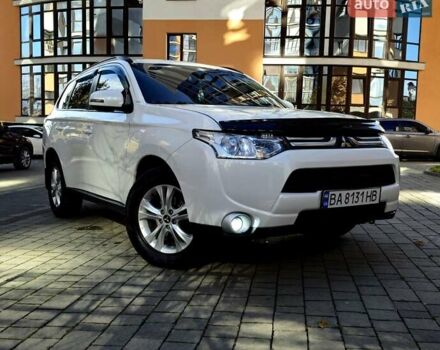 Міцубісі Аутлендер 2013 у Івано-Франківську на Automoto.ua Білий Міцубісі Аутлендер, об'ємом двигуна 2 л та пробігом 139 тис. км за 13850 $, фото 1 на Automoto.ua