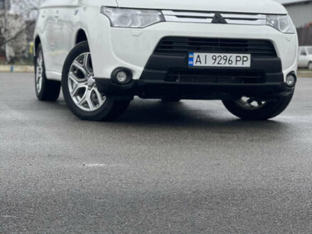 Міцубісі Аутлендер 2013 у Буче на Automoto.ua Білий Міцубісі Аутлендер, об'ємом двигуна 2 л та пробігом 280 тис. км за 15200 $, фото 1 на Automoto.ua