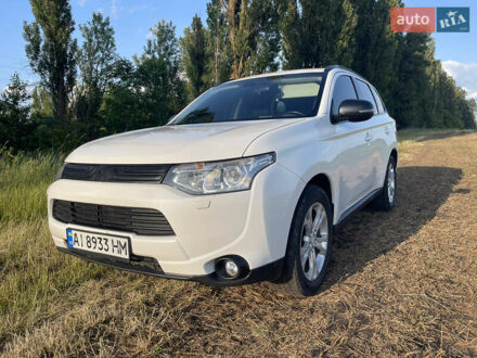 Мицубиси Аутлендер 2013 в Фастове на Automoto.ua Белый Мицубиси Аутлендер, объемом двигателя 2.4 л и пробегом 168 тыс. км за 10499 $, фото 1 на Automoto.ua