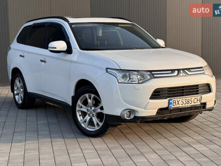 Мицубиси Аутлендер 2013 в Хмельницком на Automoto.ua Белый Мицубиси Аутлендер, объемом двигателя 2.4 л и пробегом 240 тыс. км за 12900 $, фото 1 на Automoto.ua