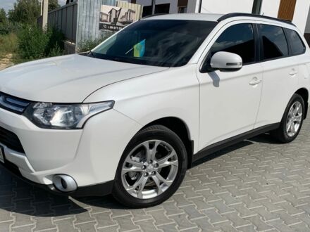 Мицубиси Аутлендер 2013 в Виннице на Automoto.ua Белый Мицубиси Аутлендер, объемом двигателя 2 л и пробегом 198 тыс. км за 11399 $, фото 1 на Automoto.ua
