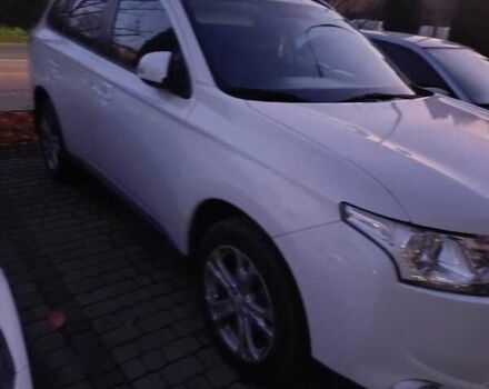 Білий Міцубісі Аутлендер, об'ємом двигуна 2 л та пробігом 75 тис. км за 17000 $, фото 1 на Automoto.ua