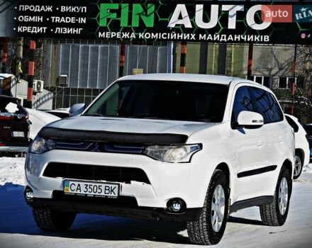 Белый Мицубиси Аутлендер, объемом двигателя 2 л и пробегом 141 тыс. км за 11800 $, фото 1 на Automoto.ua