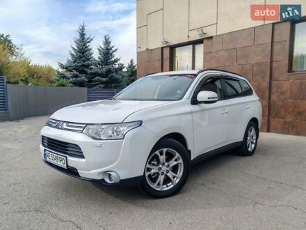 Мицубиси Аутлендер 2013 в Днепре (Днепропетровске) на Automoto.ua Белый Мицубиси Аутлендер, объемом двигателя 2.36 л и пробегом 106 тыс. км за 14200 $, фото 1 на Automoto.ua