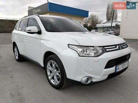 Міцубісі Аутлендер 2013 у Белой Церкве на Automoto.ua Білий Міцубісі Аутлендер, об'ємом двигуна 2.4 л та пробігом 175 тис. км за 12700 $, фото 1 на Automoto.ua