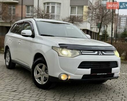 Білий Міцубісі Аутлендер, об'ємом двигуна 0 л та пробігом 180 тис. км за 11500 $, фото 1 на Automoto.ua