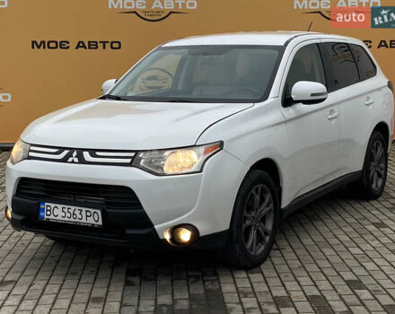 Белый Мицубиси Аутлендер, объемом двигателя 2.36 л и пробегом 215 тыс. км за 9500 $, фото 1 на Automoto.ua