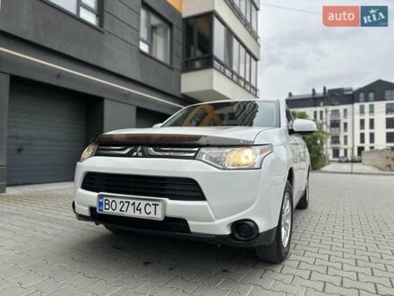 Мицубиси Аутлендер 2013 в Тернополе на Automoto.ua Белый Мицубиси Аутлендер, объемом двигателя 2.4 л и пробегом 183 тыс. км за 13499 $, фото 1 на Automoto.ua