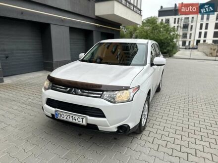 Міцубісі Аутлендер 2013 у Тернополі на Automoto.ua Білий Міцубісі Аутлендер, об'ємом двигуна 2.36 л та пробігом 183 тис. км за 13200 $, фото 1 на Automoto.ua
