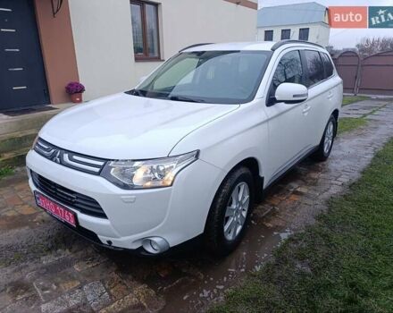 Белый Мицубиси Аутлендер, объемом двигателя 2.2 л и пробегом 278 тыс. км за 12600 $, фото 1 на Automoto.ua