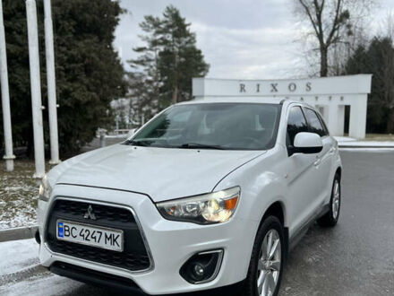 Міцубісі Аутлендер 2014 у Дрогобичі на Automoto.ua Білий Міцубісі Аутлендер, об'ємом двигуна 2 л та пробігом 174 тис. км за 11999 $, фото 1 на Automoto.ua