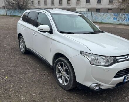 Білий Міцубісі Аутлендер, об'ємом двигуна 2.4 л та пробігом 201 тис. км за 10000 $, фото 1 на Automoto.ua