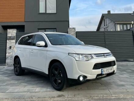 Мицубиси Аутлендер 2014 в Софіївська Борщагівка на Automoto.ua Белый Мицубиси Аутлендер, объемом двигателя 2 л и пробегом 216 тыс. км за 11800 $, фото 1 на Automoto.ua