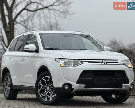 Белый Мицубиси Аутлендер, объемом двигателя 2.2 л и пробегом 140 тыс. км за 16200 $, фото 1 на Automoto.ua