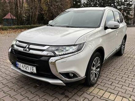 Мицубиси Аутлендер 2015 в Миргороде на Automoto.ua Белый Мицубиси Аутлендер, объемом двигателя 2.3 л и пробегом 179 тыс. км за 17299 $, фото 1 на Automoto.ua